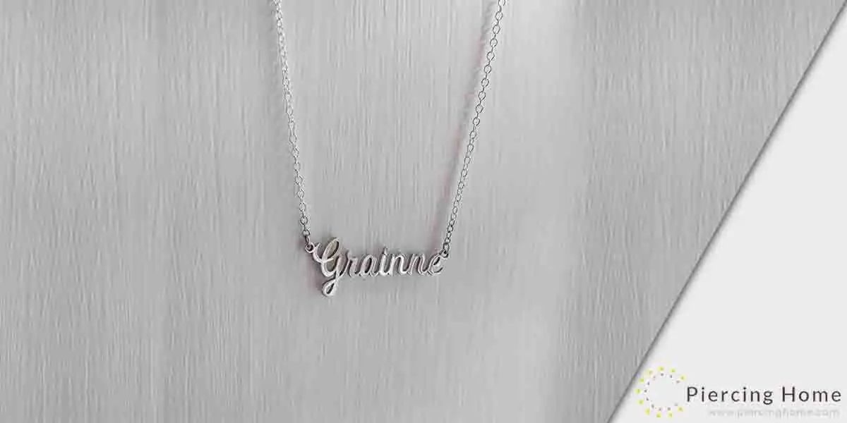 How To Wear A Name Necklace?