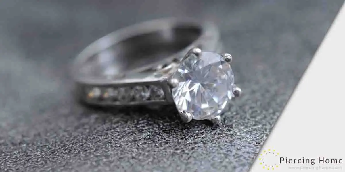 How To Tell If A Diamond Is Real With Flashlight?